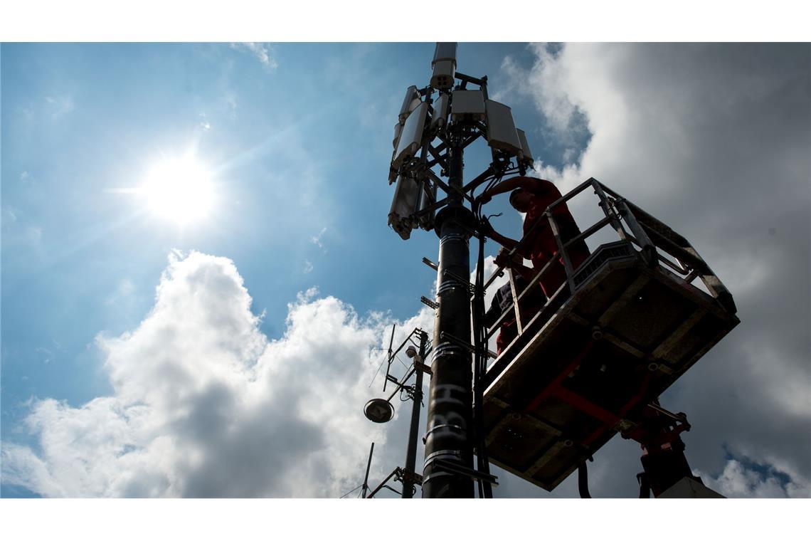 Vodafone Deutschland wird das veraltete Mobilfunknetz GSM (2G) zwei Jahre früher als geplant abschalten. (Archivfoto)