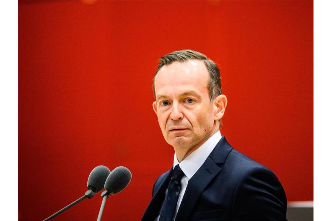 Verkehrsachse Rhein Thema bei Länderkonferenz Volker Wissing (FDP) spricht im Landtag. Foto: Andreas Arnold/dpa/Archivbild
