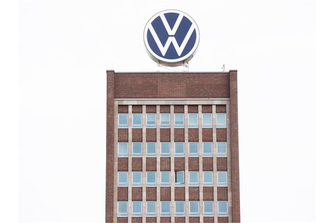 VW konkretisiert Elektro-Pläne für Stammwerk Volkswagen treibt die Entwicklung und Produktion eines eigenen Elektromodells für den Stammsitz Wolfsburg deutlich früher voran als zunächst geplant. Foto: Julian Stratenschulte/dpa