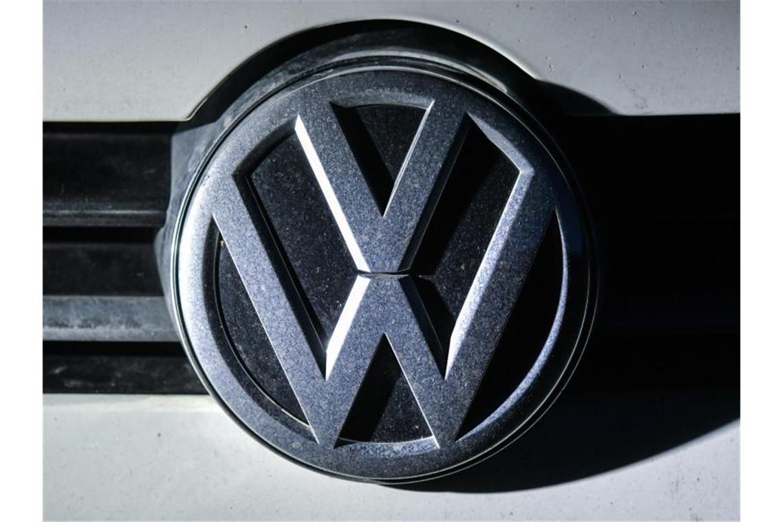 VW verkauft im Juni mehr Autos - vor allem in China Volkswagen verzeichnet ein Absatzplus im Juni. Foto: Patrick Pleul/Archiv