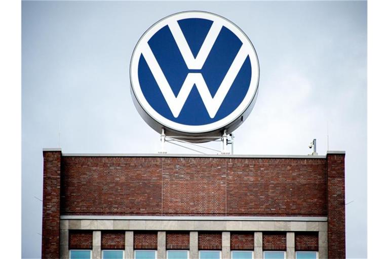 Volkswagen will demnächst seine Pläne für das Hochfahren der Produktion in Deutschland nach dem Stillstand vorstellen. Foto: Hauke-Christian Dittrich/dpa
