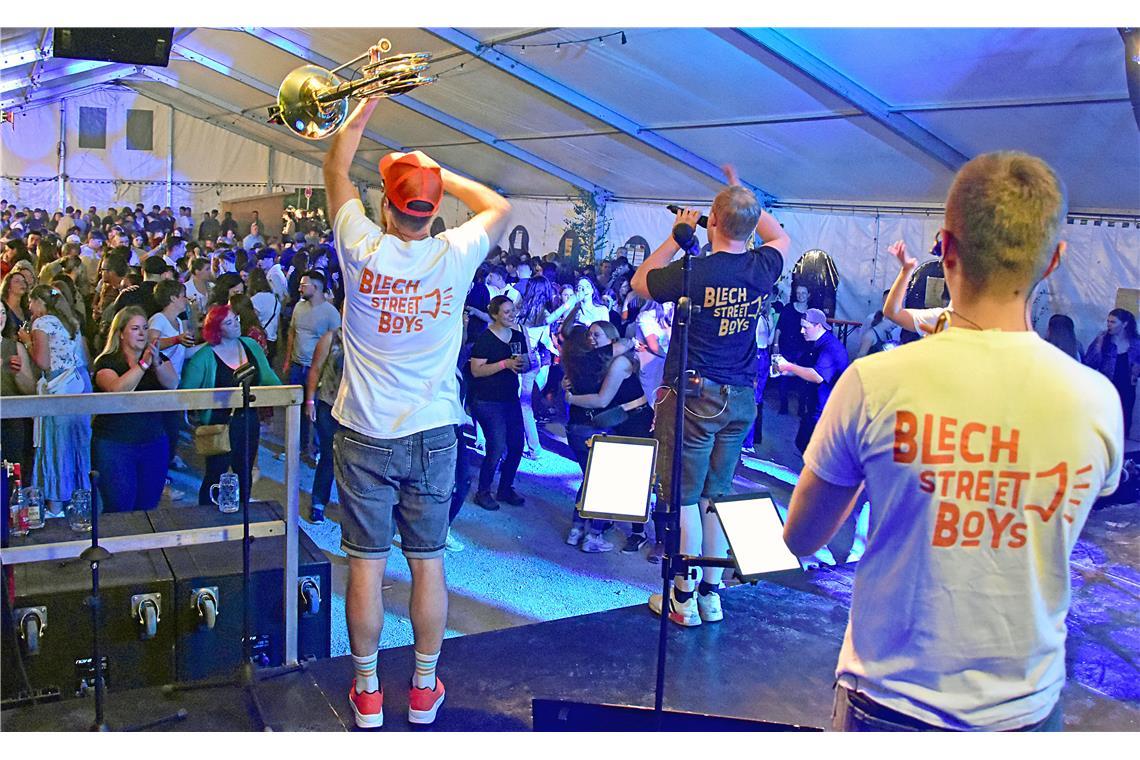 Voller Einsatz bei Musiker und Publikum.