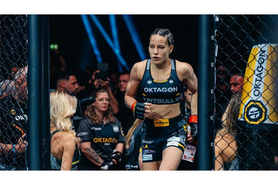 Wie Alina Dalaslans erfolgreicher Karriereweg weitergehen soll Voller Fokus – und rein in das Duell. Alina Dalaslan betrat vergangene Woche erneut eine große Bühne.