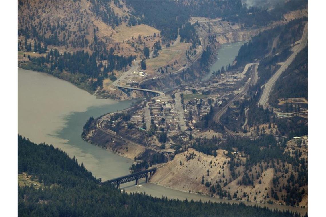 Feuer im Westen Nordamerikas brennen weiter Vom Feuer zerstört: Lytton in British Columbia. Foto: Darryl Dyck/The Canadian Press/dpa