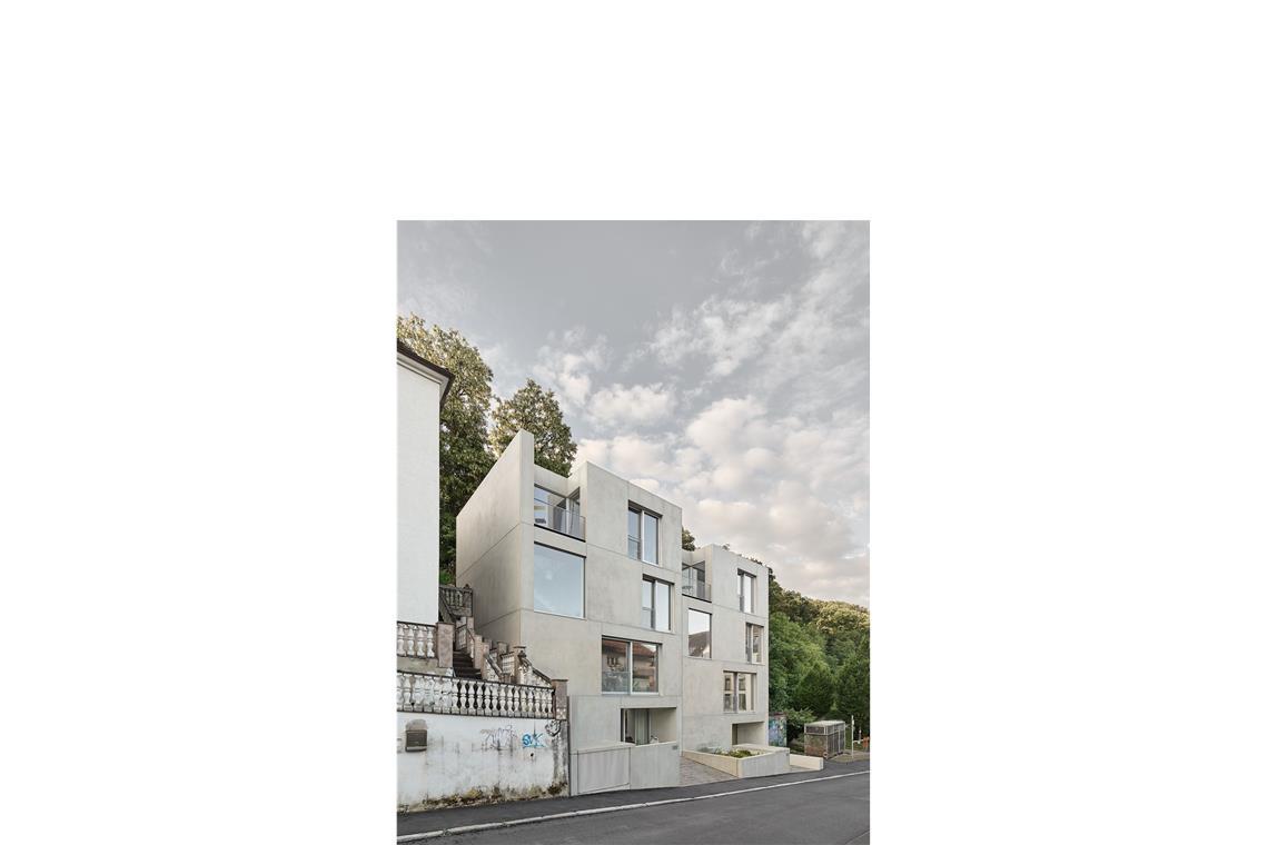 Vom Ms Haus entstand auf einer ehemaligen Brachfläche und Garage.
