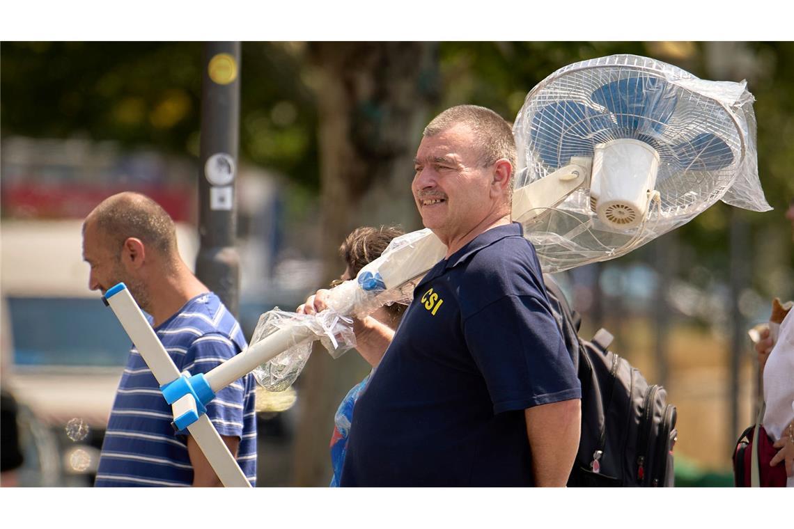Arbeiten bei Hitze - wie macht es das Ausland? Vom Ventilator bis zur Klimaanlage: Arbeitgeber sind in der Pflicht. (Archivbild)
