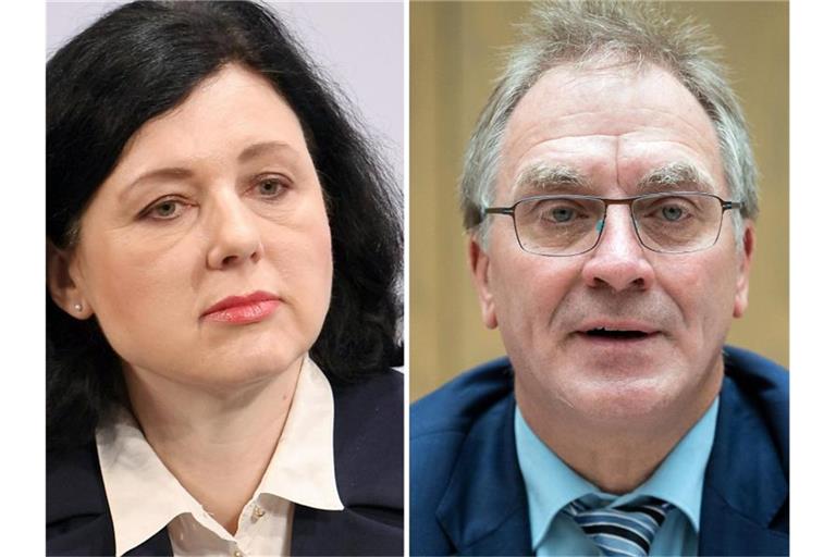 Von dem russischen Einreiseverbot betroffen sind (von links): Vera Jourova, Vizepräsidentin der EU-Kommission, Jörg Raupach, Leitender Oberstaatsanwalt in Berlin, und David Sassoli, Präsident des Europäischen Parlaments. Foto: Hase/v.Jutrczenka/Oikonomou/dpa/AFP POOL/AP/dpa