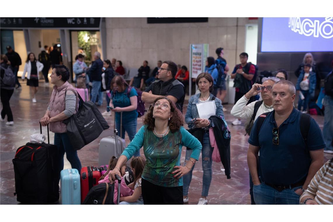 Von dem Stromausfall war die Infrastruktur Spaniens betroffen, wie hier der Bahnhof Sants in Barcelona.