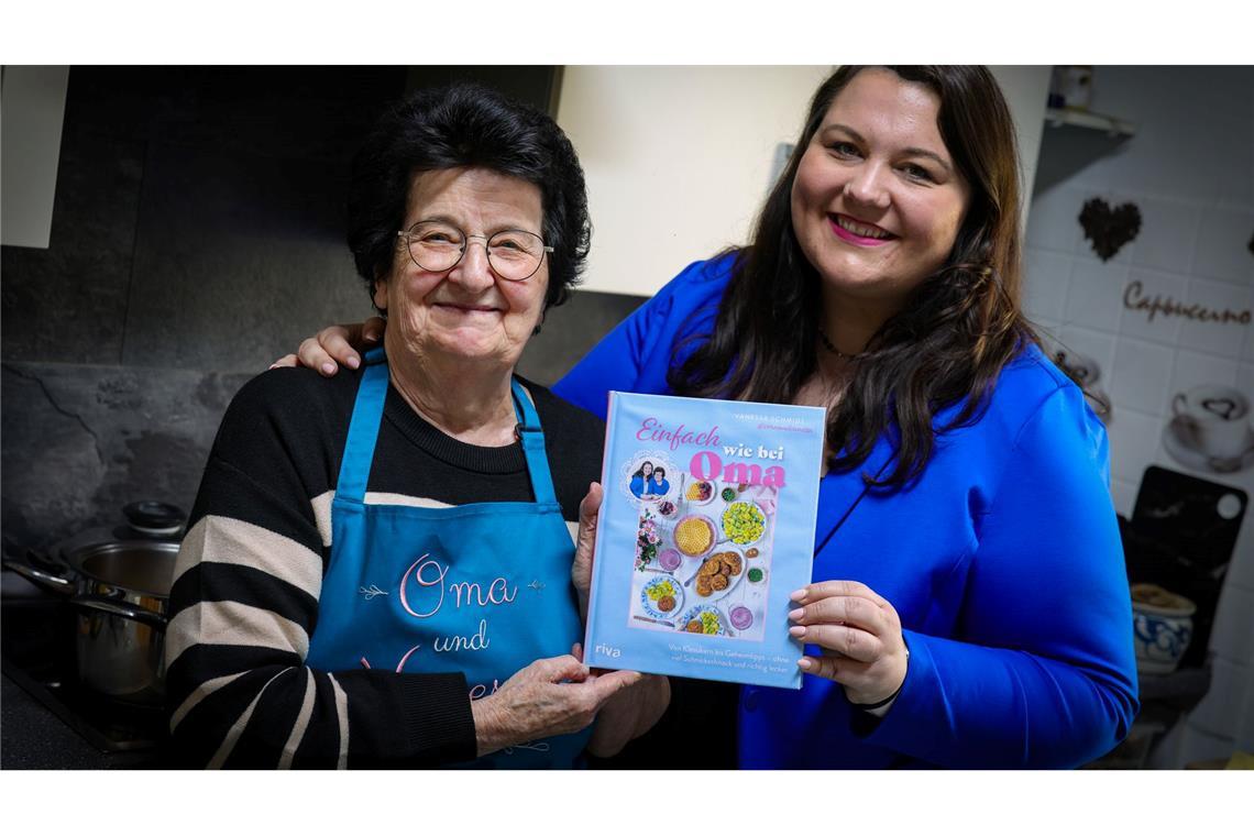 Von der Küche in die Sozialen Medien - und jetzt in ein Kochbuch: Die Rezepte von Vanessa und ihrer Oma Annemarie sind jetzt auch dort zu lesen.