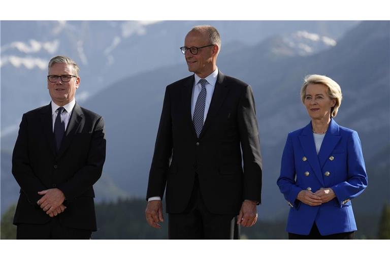 Von links: Der britische Premierminister Keir Starmer, der deutsche Bundeskanzler Friedrich Merz und die Präsidentin der Europäischen Kommission ,Ursula von der Leyen