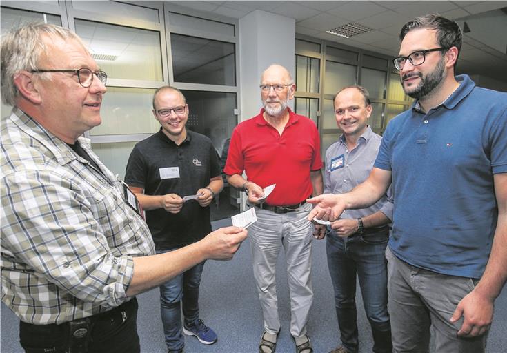Von links nach rechts: Adolf Pfeil, Leonard Bahnmüller (Gast), Reinhard Grab, Jürgen Frank und Benjamin Brucker. Foto: A. Becher