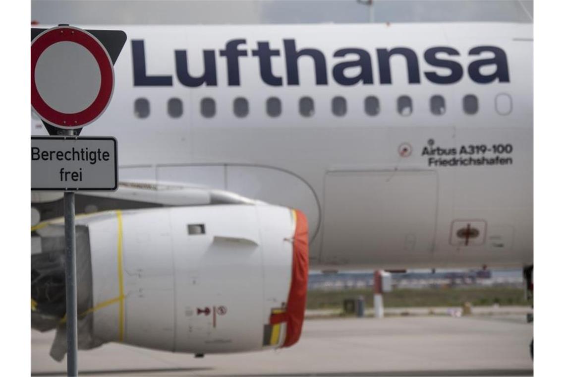 Von rund 760 Lufthansa-Flugzeugen stehen etwa 700 am Boden. Foto: Boris Roessler/dpa/Boris Roessler/dpa