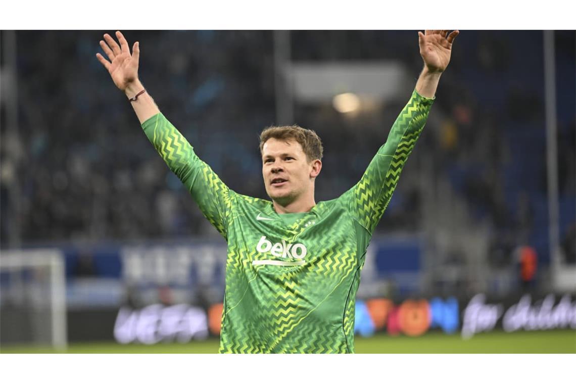 Von Stuttgart an den Bosporus: Seit seinem Wechsel vom VfB zu Besiktas ist Alexander Nübel zum starken Rückhalt seiner Mannschaft geworden. Die als leidenschaftlich bekannten Fans von Besiktas scheinen den Ex-Stuttgart ins Herz geschlossen zu haben.
