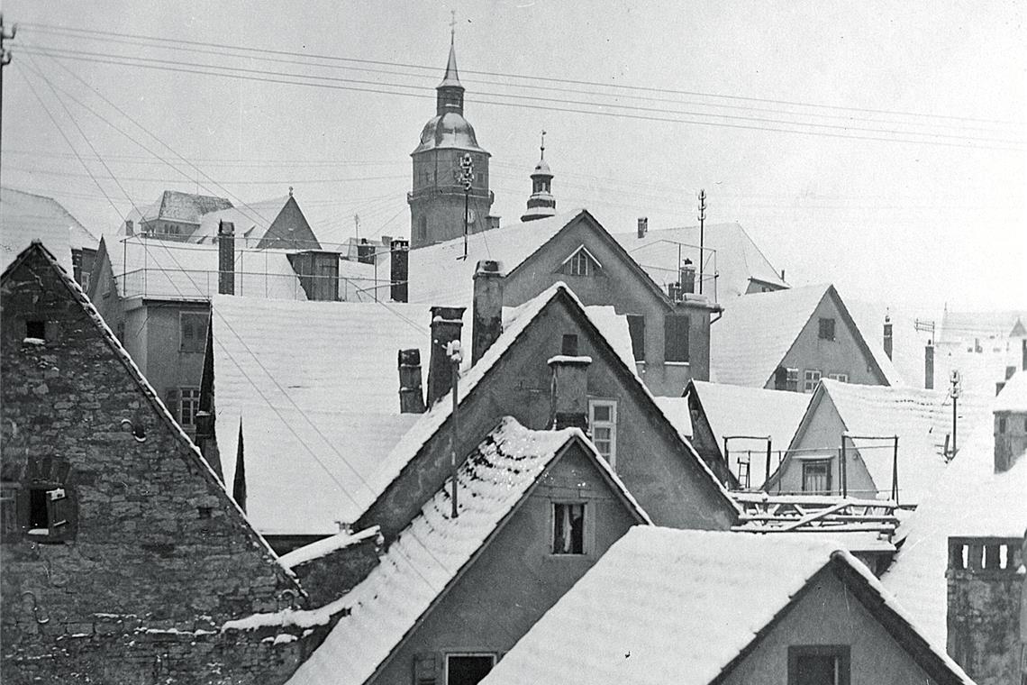Noch mehr rätselhafte historische Bilder im Helferhaus in Backnang Von wo aus wurde dieses Foto gemacht? Das erfährt man in der Schau. Repro: Peter Wolf