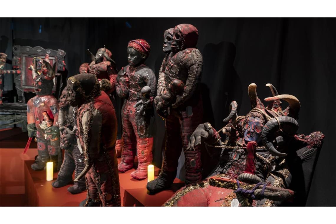 Voodoo-Tribunal in der Ausstellung „Zombies - Die Ursprünge“ im Linden-Museum