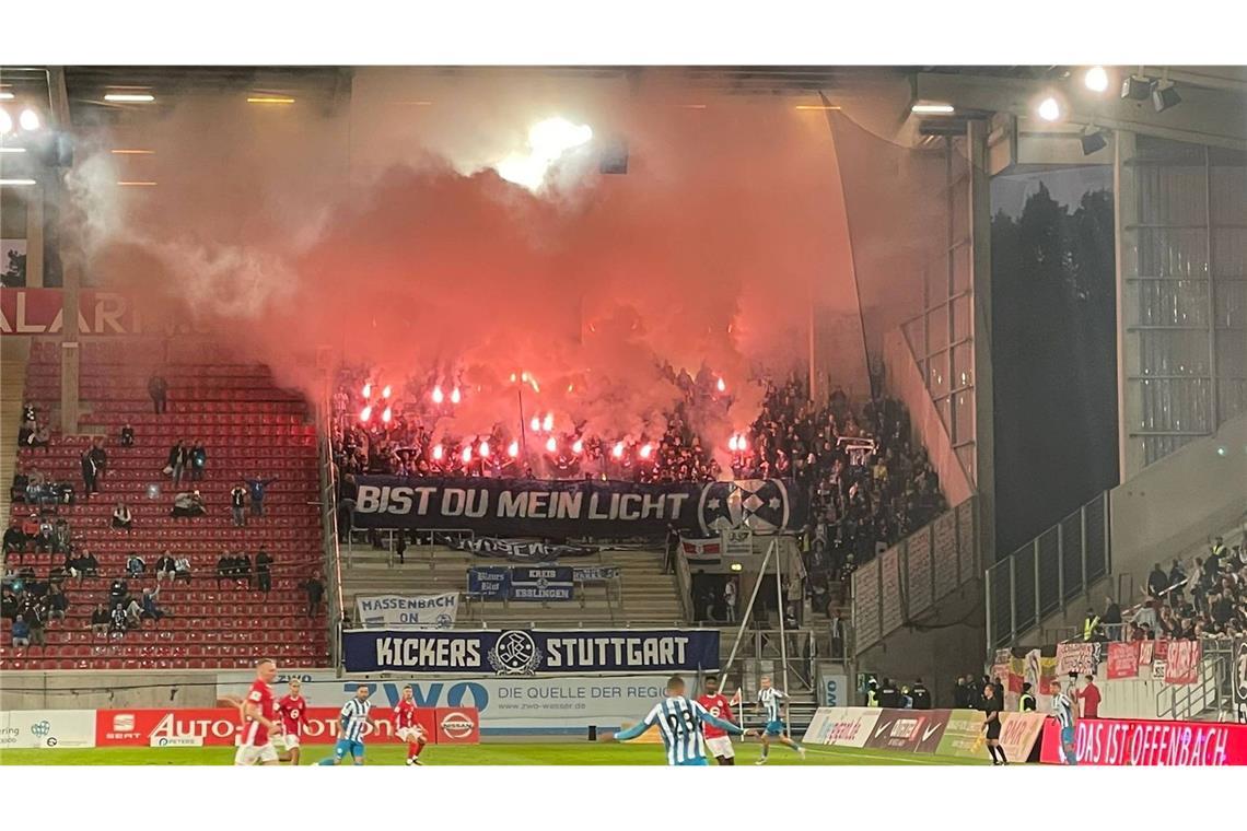 Das waren die Schlüsselmomente der Blauen 2024 Vor 10 451 Zuschauern am Bieberer Berg kassierten die Kickers am 13. September (achter Spieltag) mit dem 0:2 ihre erste Saisonniederlage in der Regionalliga.
