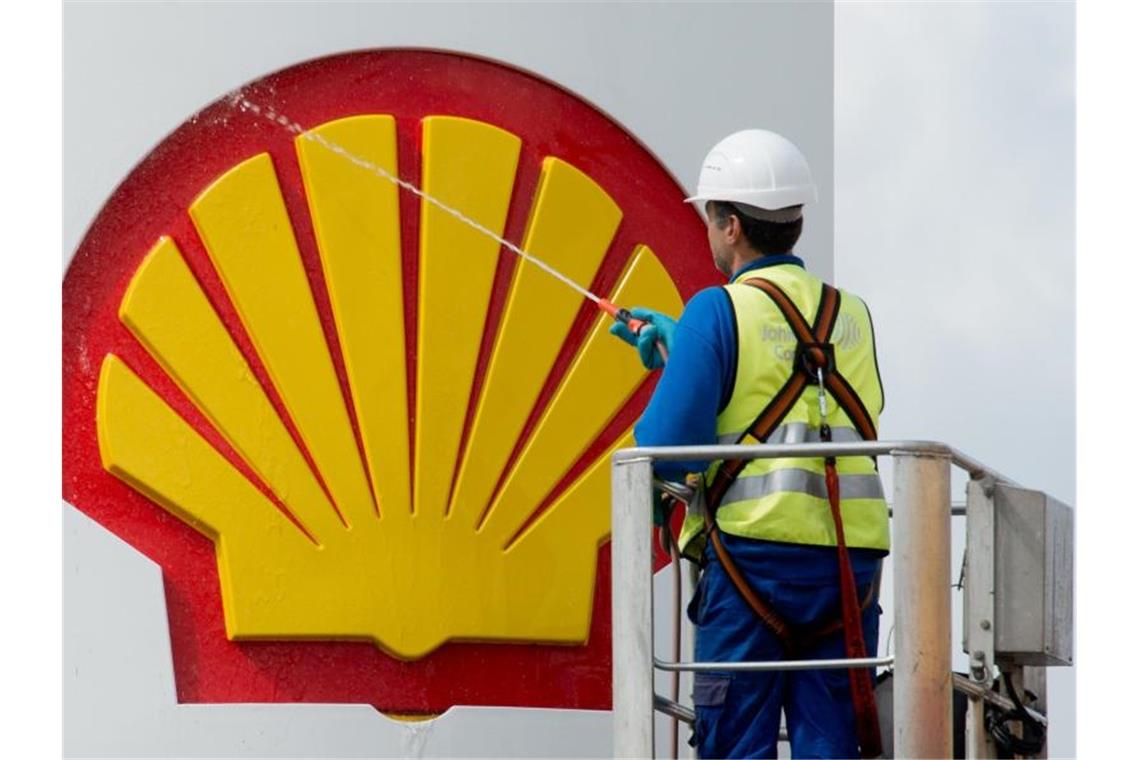 Vor allem der Ölpreisverfall im vergangenen Jahr machte Shell zu schaffen. (Symbolbild). Foto: picture alliance / dpa