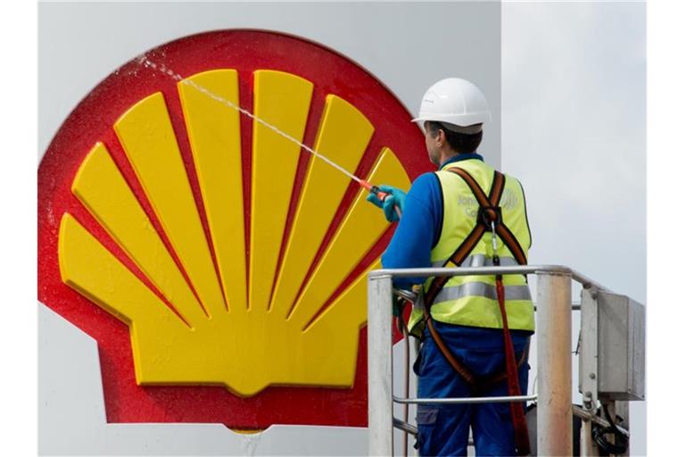 Vor allem der Ölpreisverfall im vergangenen Jahr machte Shell zu schaffen. (Symbolbild). Foto: picture alliance / dpa