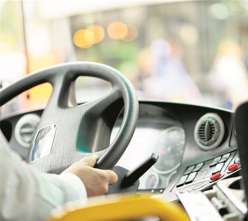 In den Bussen steht die Luft Vor allem die Fahrer, die sich lange Zeit in den Bussen aufhalten, hatten mit der prallen Hitze am Steuer zu kämpfen. Foto: Fotolia