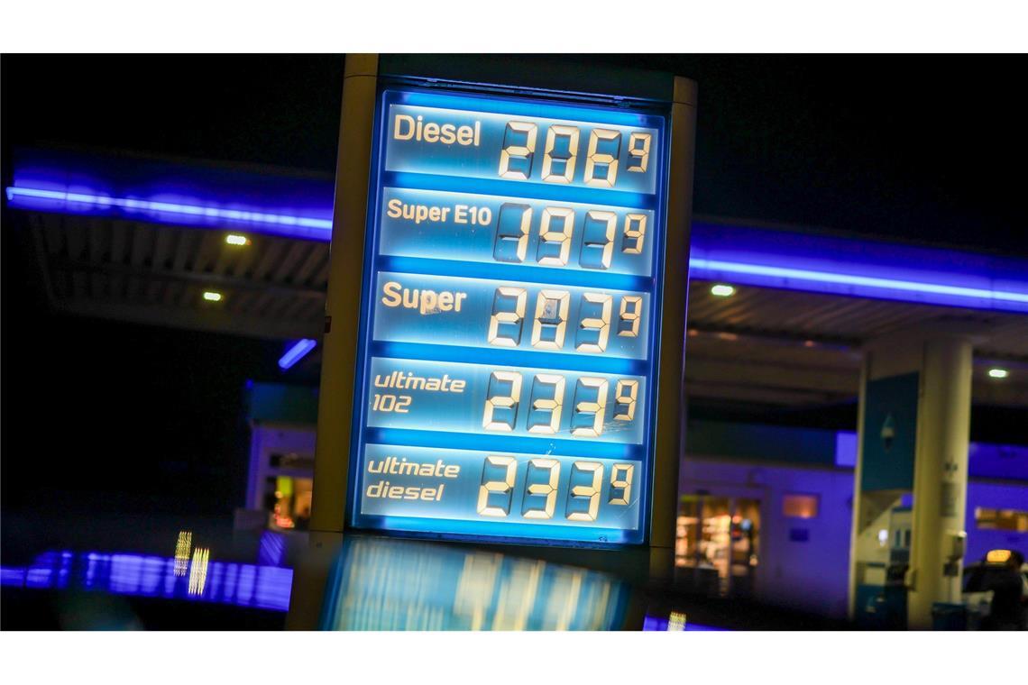 Vor allem E10 kostete am Morgen bei vielen Tankstellen weniger als 2 Euro.