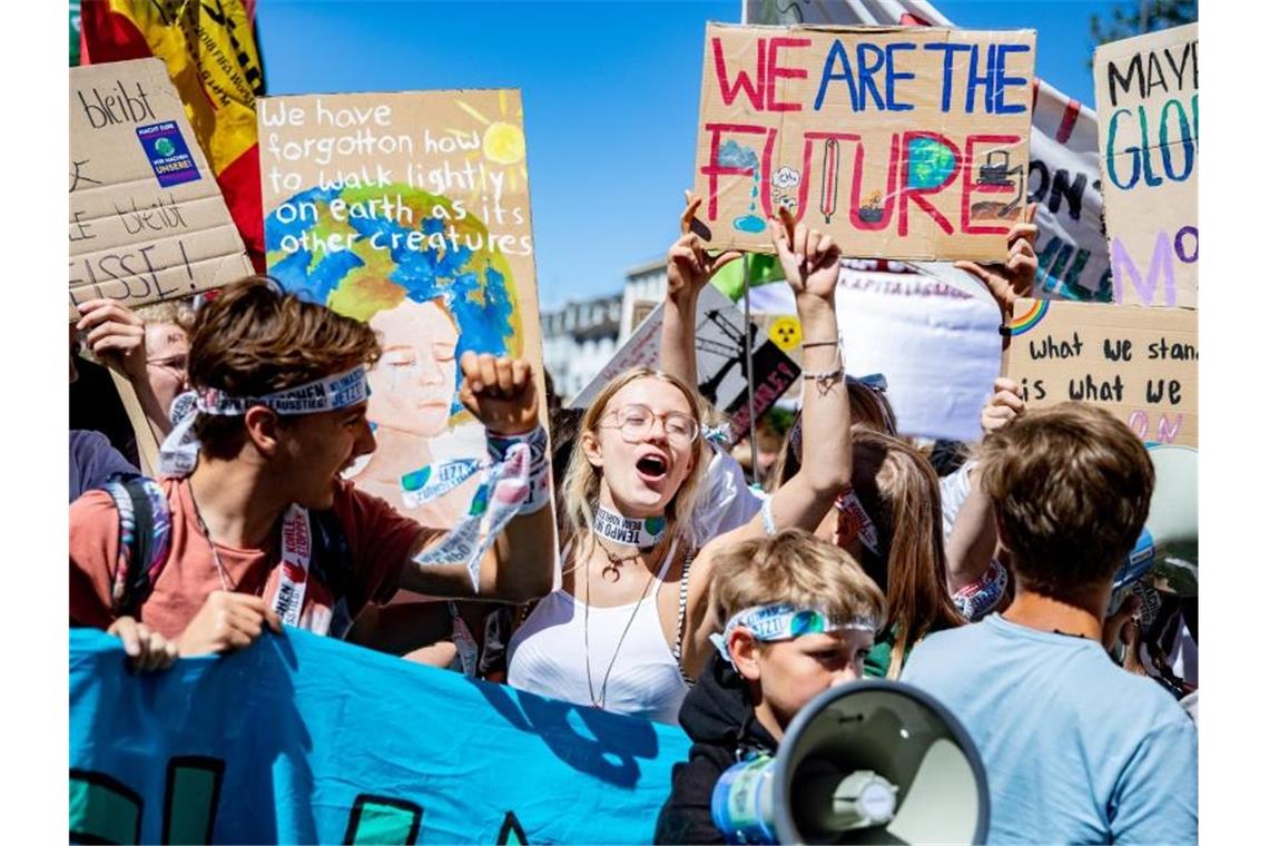 Vor allem junge Menschen nahmen an der „Fridays for Future“-Demonstration in Aachen teil. Foto: Marcel Kusch