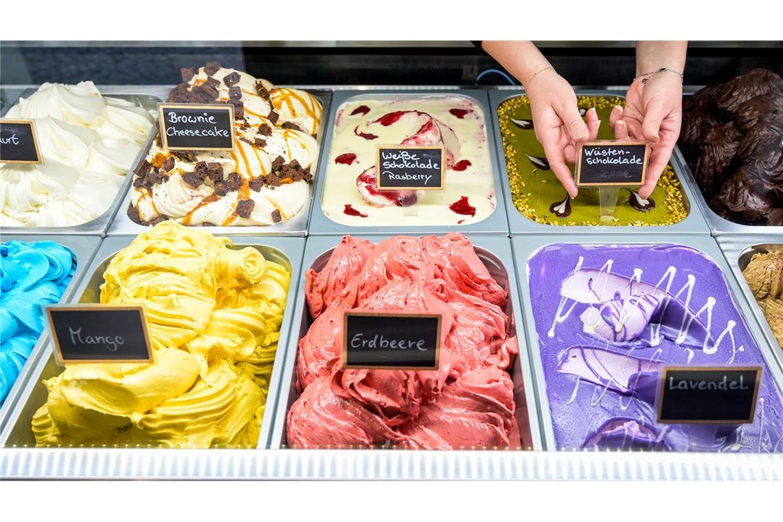 Vor allem Klassiker wie Schokolade und Erdbeere sind in Deutschland gefragt. (Archivbild)