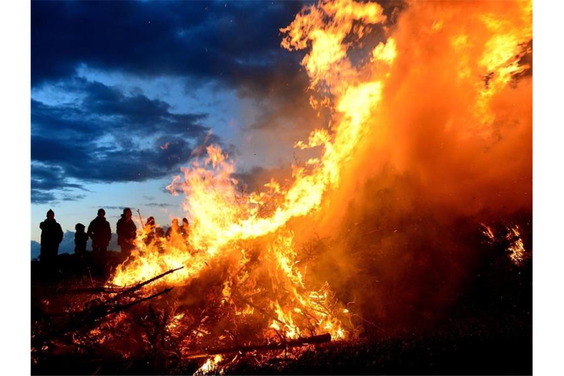 Städte- und Gemeindebund rechnet vereinzelt mit Osterfeuern