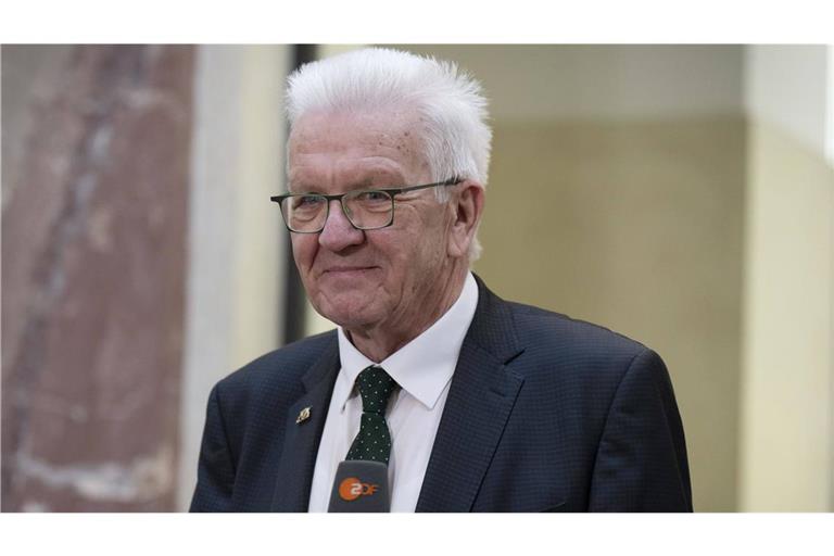 Vor dem Autogipfel fordert Winfried Kretschmann mehr Flexibilität beim Verbrenner-Aus 2035 (Archivfoto).