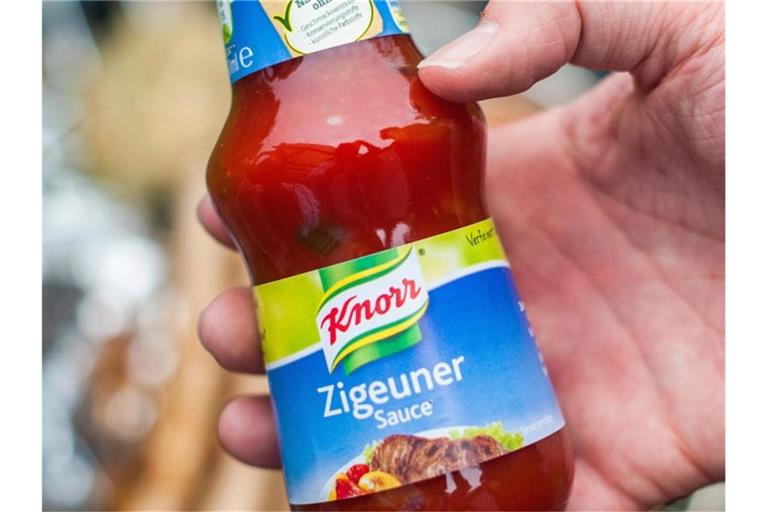Vor dem Hintergrund der Diskussion über rassistische Namen und Begriffe wurde die Zigeunersauce umbenannt. Foto: picture alliance / dpa
