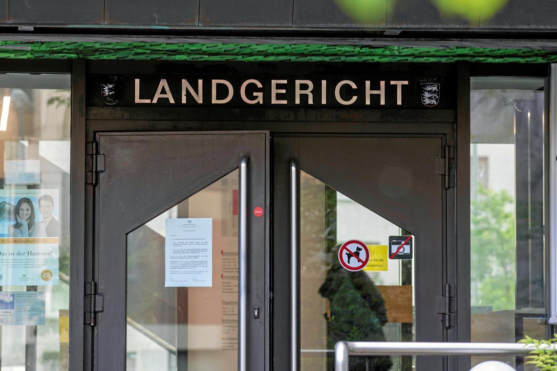 Vor dem Landgericht in Stuttgart müssen sich die Männer verantworten. Archivfoto: Alexander Becher