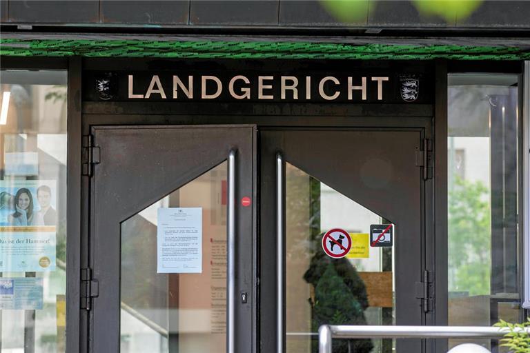 Vor dem Landgericht in Stuttgart müssen sich die Männer verantworten. Archivfoto: Alexander Becher