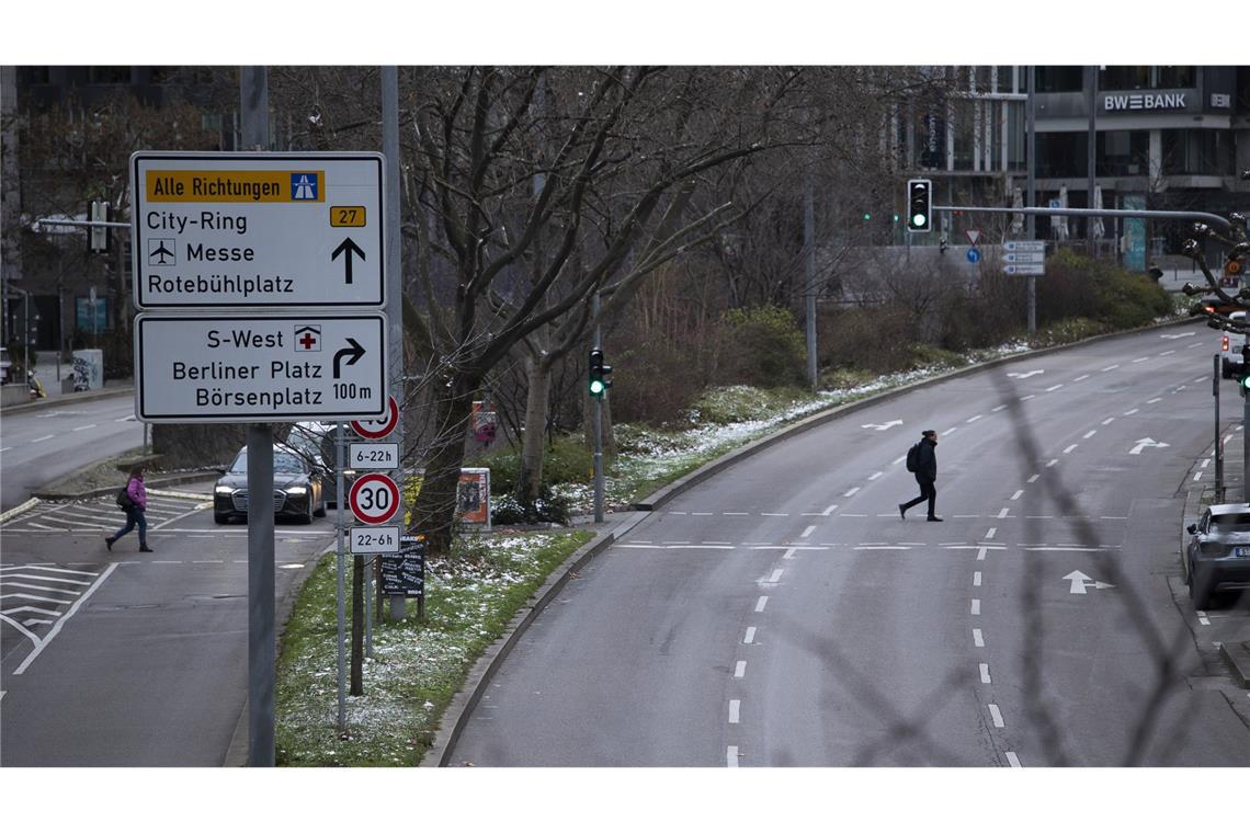 Vor der Ankunft der Landwirte in der Landeshauptstadt haben viele Autofahrer die Stuttgarter City offenbar gemieden. Die Folge: leere Straßen.
