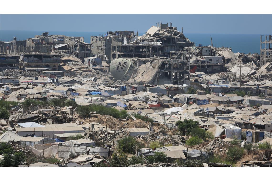 Netanjahu-Rivale will für Geisel-Deal gemeinsame Koalition Vor der geplanten Offensive soll die dicht bewohnte Stadt Gaza geräumt werden. (Archivbild)