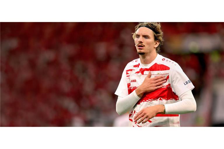Vor der Supercup-Partie gegen den FC Bayern wird VfB-Stürmer Nick Woltemade von den Stuttgarter Fans freundlich empfangen.