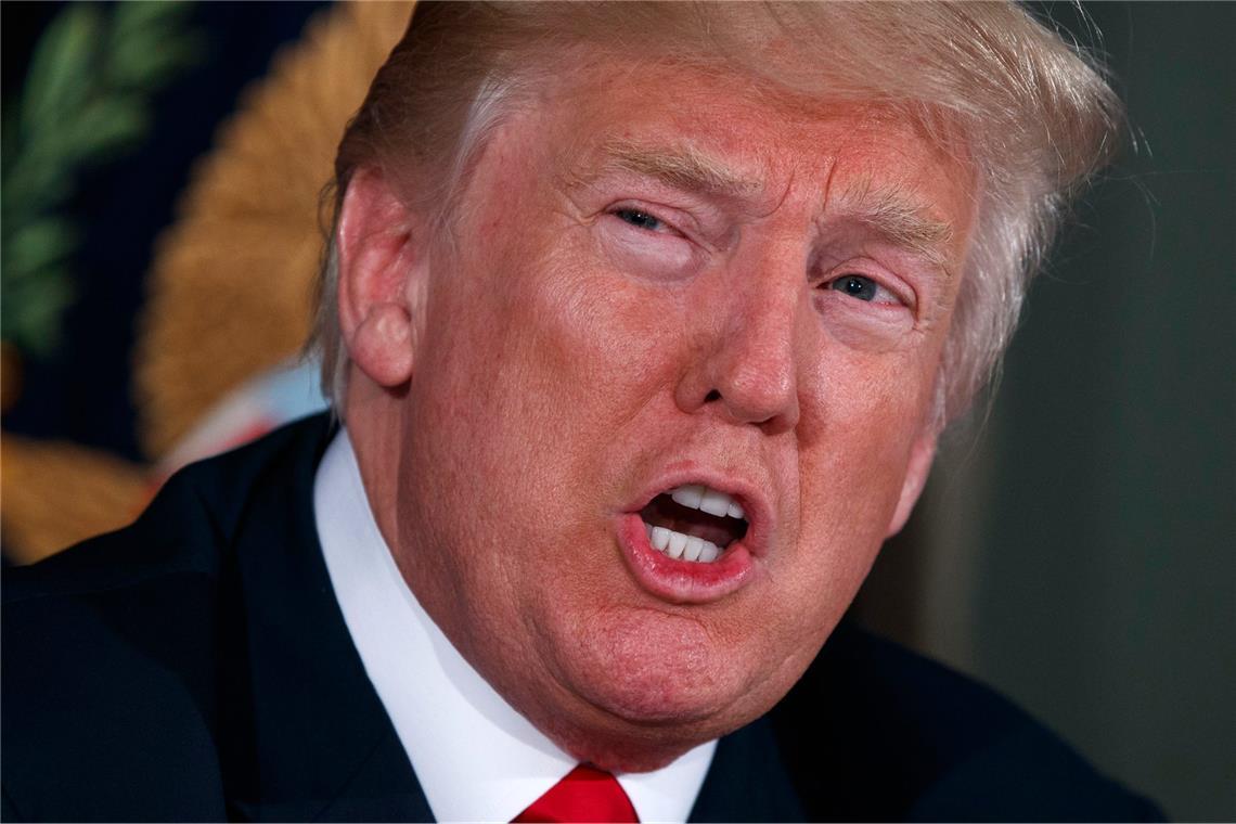 Vor der Wahl 2024 zeigte Trump sich grundsätzlich offen für eine Freigabe der Akten, was viele Verschwörungstheoretiker in seiner Anhängerschaft begeisterte.
