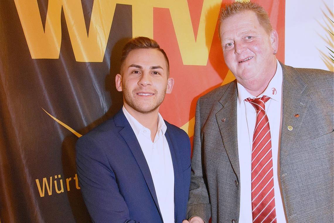 Patrick Künzer will am Ruder bleiben Vor drei Jahren wurden Antonio Agazio (links) als Bezirksjugendleiter und Patrick Künzer als Bezirksvorsitzender gewählt. Während Agazio morgen nur noch bestätigt werden soll, hofft Künzer auf das erneute Vertrauen der Vereinsvertreter. Archivfoto: T. Sellmaier