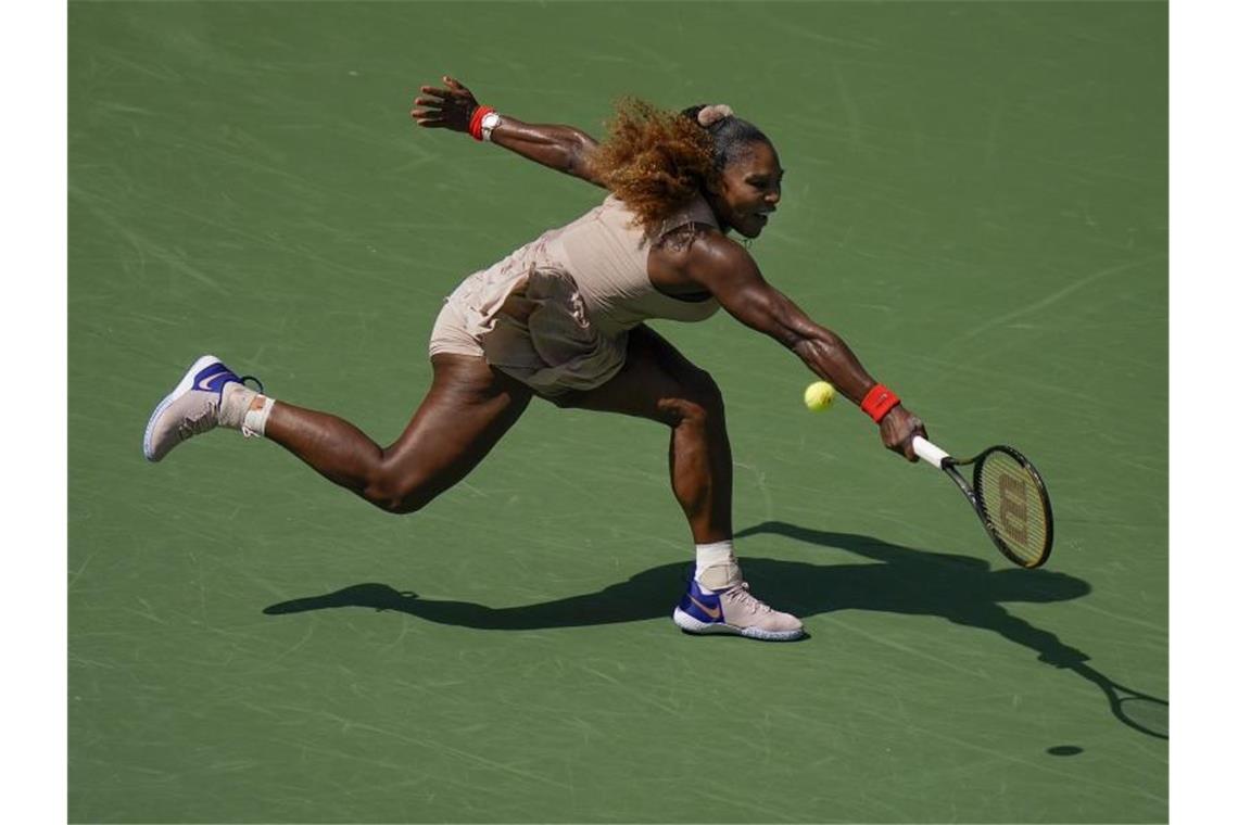 Vor einer Entscheidung über eine Teilnahme an den French Open hat Serena Williams noch Klärungsbedarf. Foto: Seth Wenig/AP/dpa
