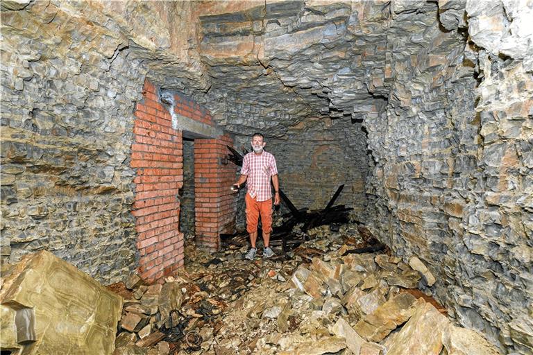 Vor einigen Jahren haben Lutz-Dietrich Schweizer und seine Familie die verschiedenen Zimmer im Bunker leer geräumt. Foto: Jörg Fiedler