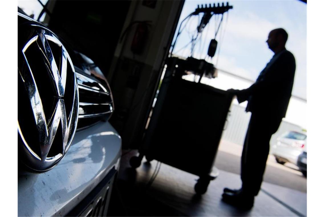 Abgasaffäre: Klagen gegen noch mehr VW-Mitarbeiter Vor fast genau fünf Jahren flog der „Dieselgate“-Skandal am 18. September 2015 durch Nachforschungen von US-Umweltbehörden und Wissenschaftlern auf. Foto: picture alliance / Julian Stratenschulte/dpa