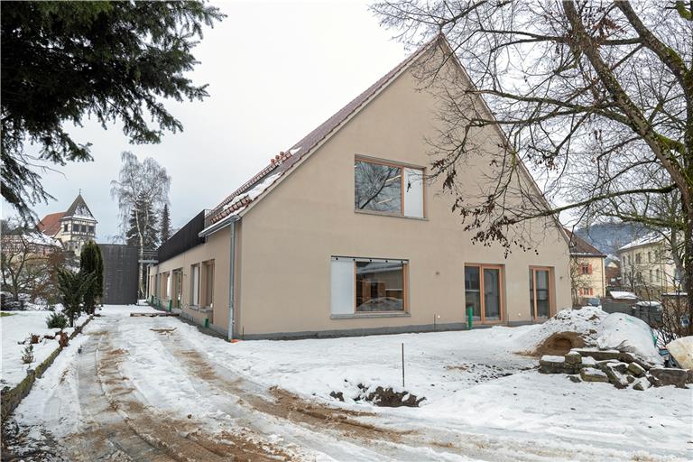 Vor knapp einem Jahr hieß es Endspurt beim Kindergartenneubau. Später schlossen sich noch die Außenanlagen an, die nicht wie ursprünglich gedacht in Eigenregie laufen konnten. Archivfoto: Jörg Fiedler
