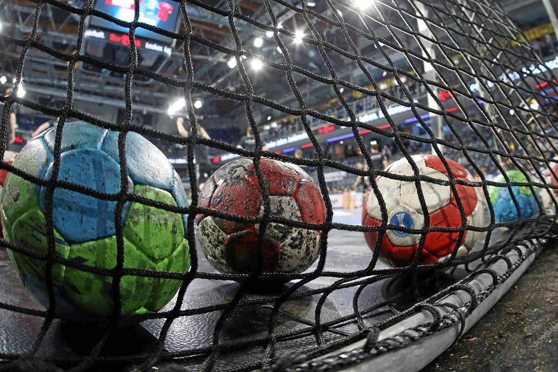 Handball-Spielbetrieb ruht erst einmal Vorerst wird es wegen des Coronavirus keine Begegnungen im Handball geben. Wie es weiter geht, soll demnächst entschieden werden. Foto: Imago