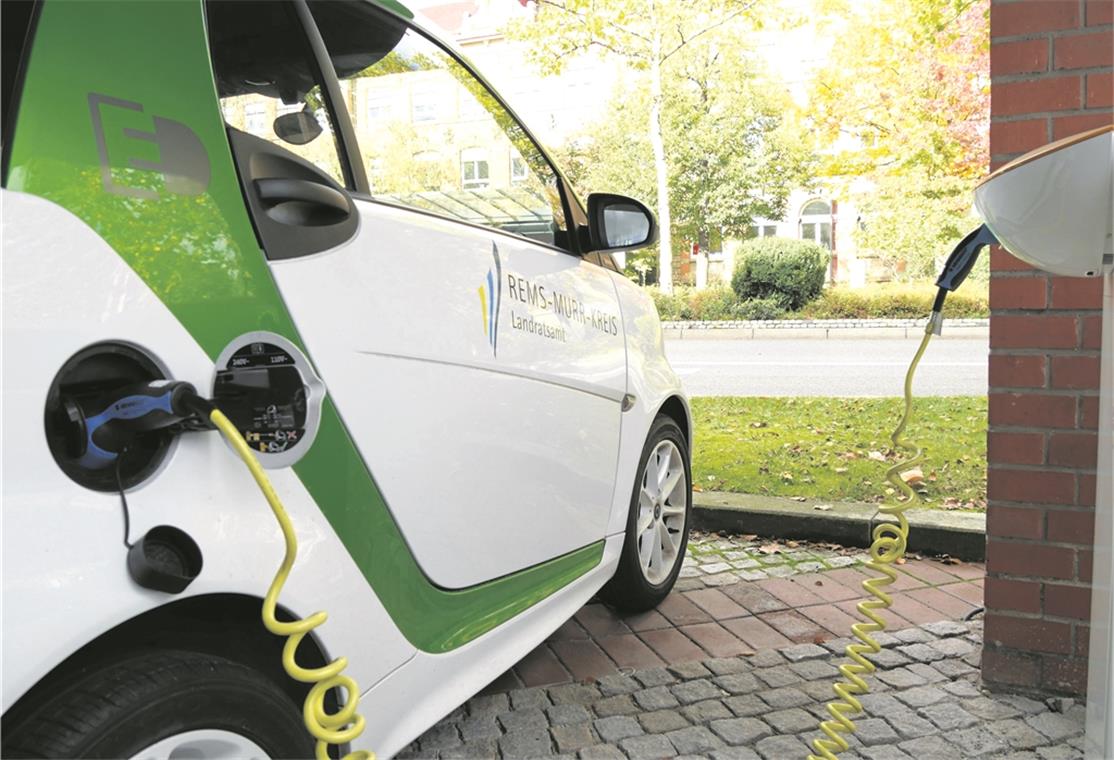 Vorfahrt für Elektrofahrzeuge: Der Landkreis baut seinen Fuhrpark aus. Foto: Landratsamt