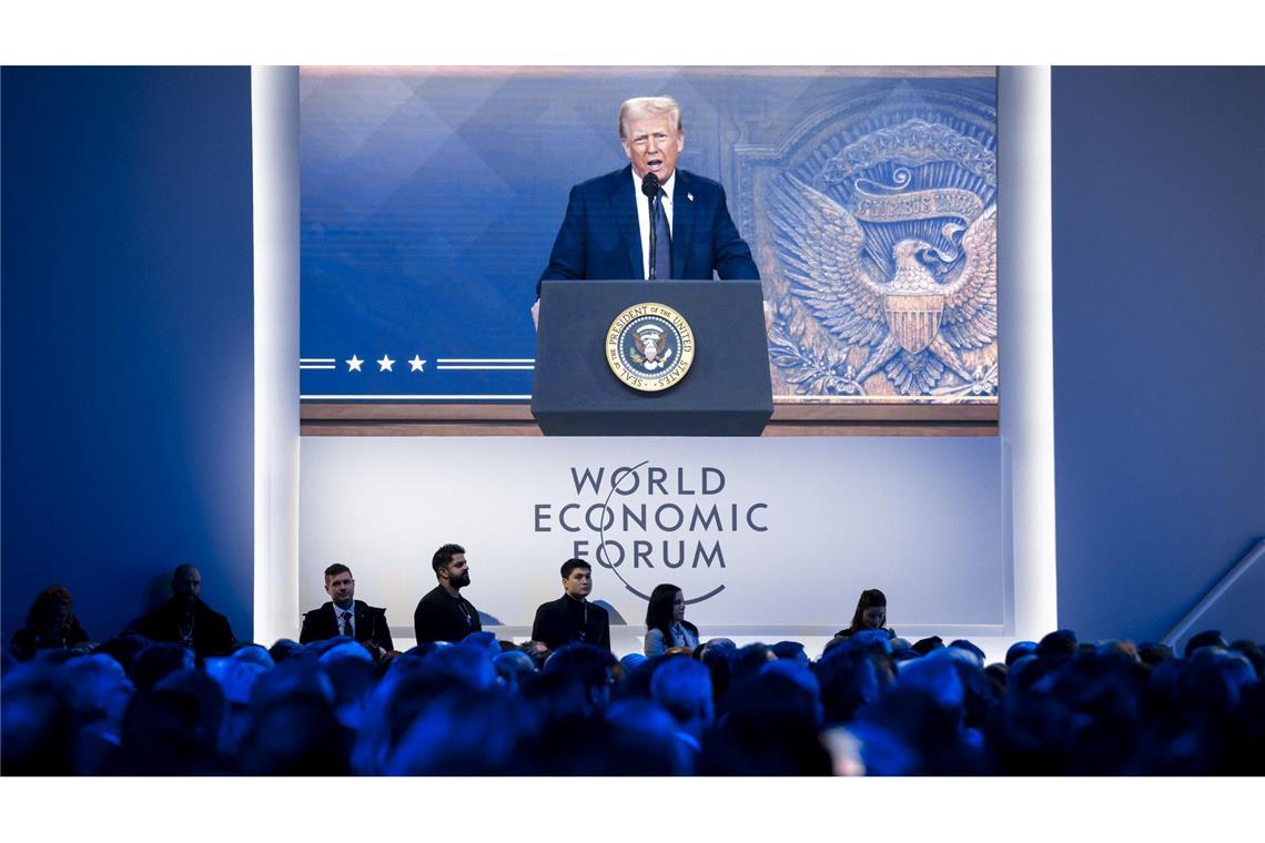 Voriges Jahr nur auf der Leinwand, diesmal wieder persönlich: US-Präsident Trump auf dem Weltwirtschaftsforum. (Archivbild)