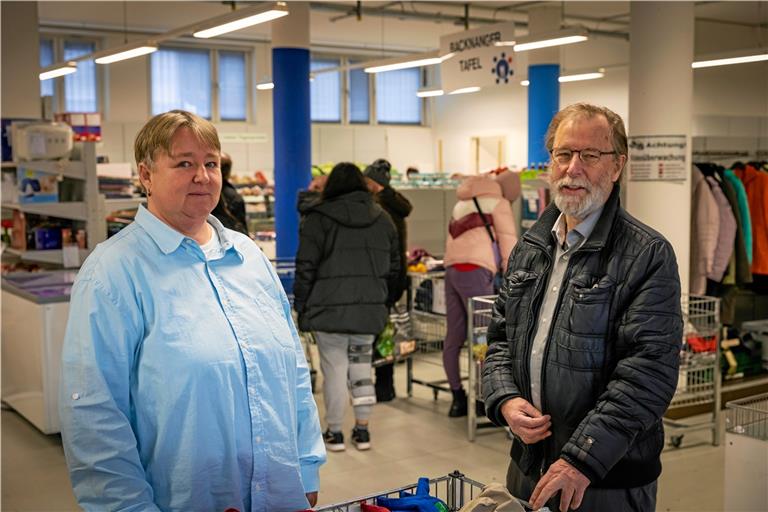 Vormittags sei der Andrang in der Tafel immer besonders groß, berichten Daniela Kramm und Heinz Franke. Foto: Alexander Becher 