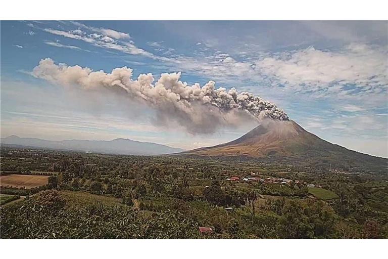 Vulkan in Indonesien: Die Aschesäule war dreieinhalb Kilometer hoch.