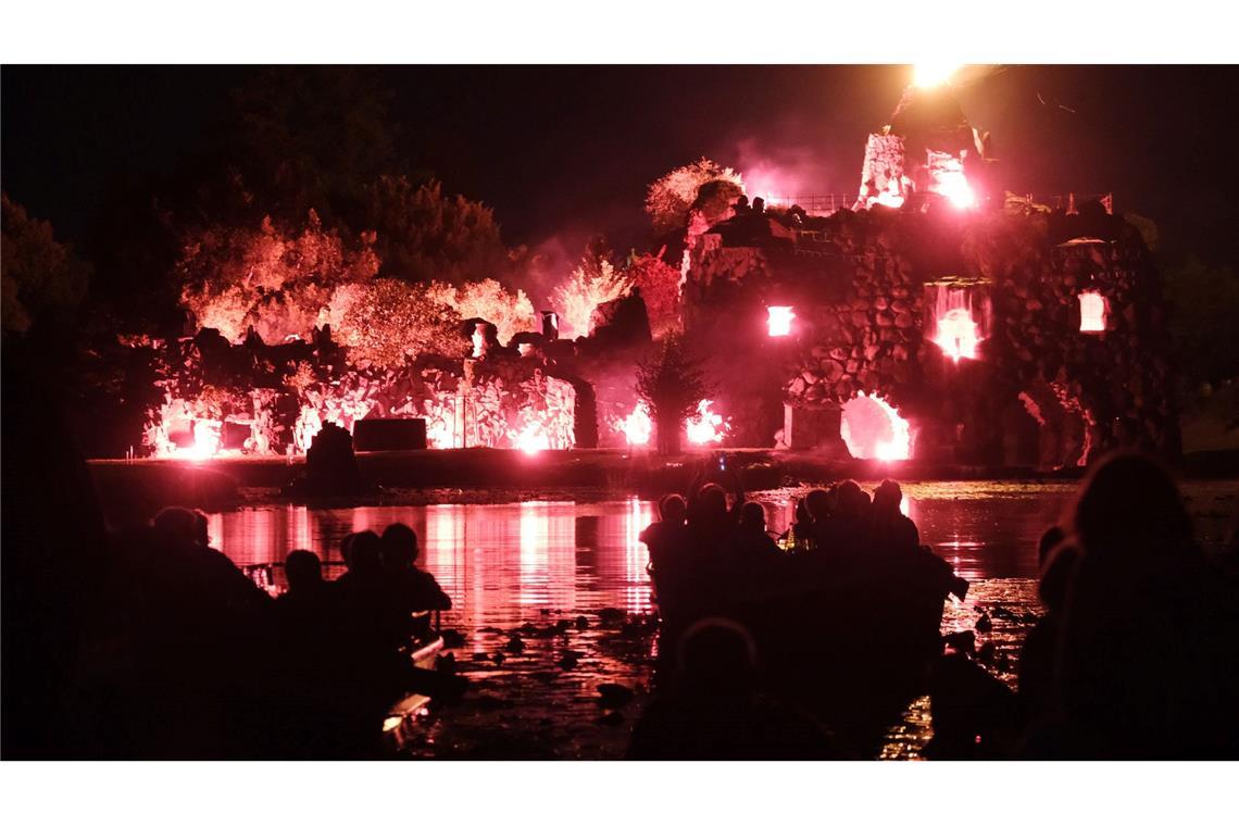 Vulkan-Show begeistert Besucher in Wörlitz