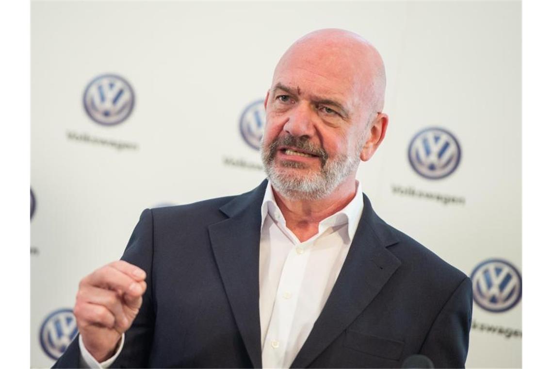 VW-Betriebsratschef Bernd Osterloh verbucht die Einigung als Erfolg: Niemand müsse Angst um seinen Arbeitsplatz haben. Foto: Christophe Gateau
