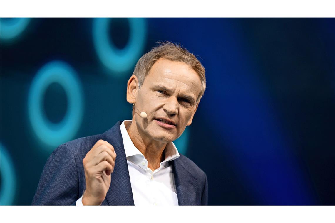 VW-Chef Oliver Blume bei einer Pressekonferenz. (Archivbild)