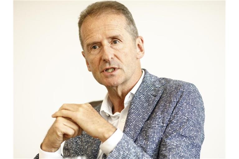 VW hatte das Russland-Geschäft in der vergangenen Woche gestoppt. (Im Bild: Konzernchef Herbert Diess). Foto: Carsten Koall/dpa