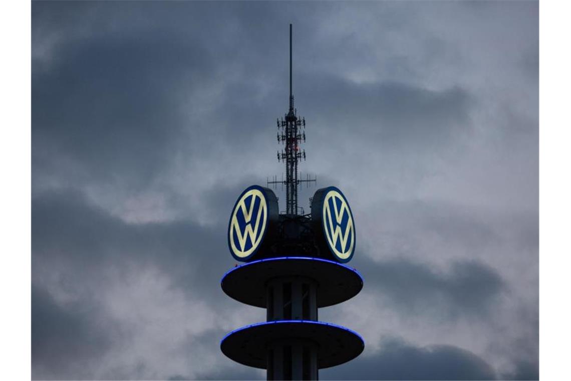 VW hatte im September 2015 auf Druck von US-Umweltbehörden eingeräumt, in großem Stil bei Abgastests betrogen zu haben. Foto: Raphael Knipping/dpa